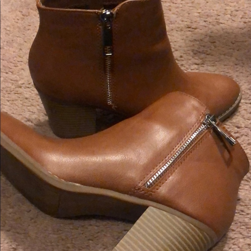 Express booties worn a few times. Never wear.